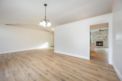 House in Palm Bay, Florida 3 bedrooms, 153.57 sq.m. № 1516877 - photo 12