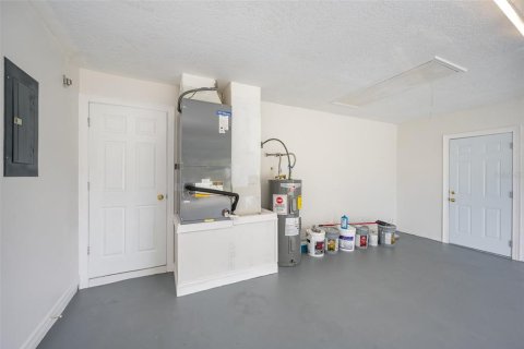 House in Palm Bay, Florida 3 bedrooms, 153.57 sq.m. № 1516877 - photo 29