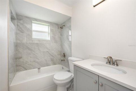 House in Palm Bay, Florida 3 bedrooms, 153.57 sq.m. № 1516877 - photo 22