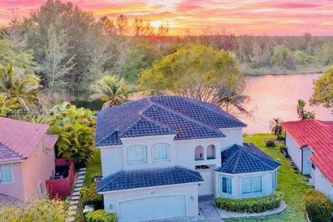 Купить виллу или дом в Хомстед, Флорида 4 спальни, 276.2м2, № 2044971 - фото 2