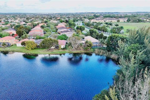 Купить виллу или дом в Хомстед, Флорида 4 спальни, 276.2м2, № 2044971 - фото 23