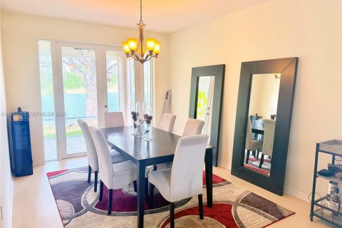 Купить виллу или дом в Хомстед, Флорида 4 спальни, 276.2м2, № 2044971 - фото 6