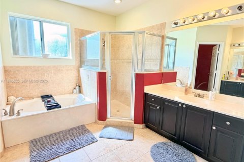 Купить виллу или дом в Хомстед, Флорида 4 спальни, 276.2м2, № 2044971 - фото 16