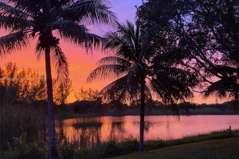 Купить виллу или дом в Хомстед, Флорида 4 спальни, 276.2м2, № 2044971 - фото 26