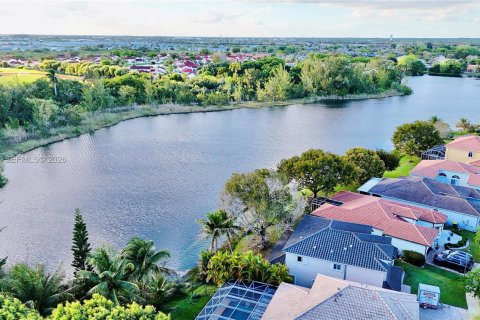 Купить виллу или дом в Хомстед, Флорида 4 спальни, 276.2м2, № 2044971 - фото 24