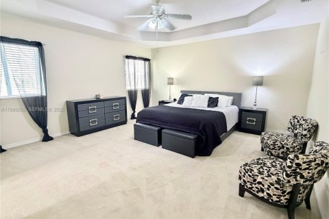 Купить виллу или дом в Хомстед, Флорида 4 спальни, 276.2м2, № 2044971 - фото 13