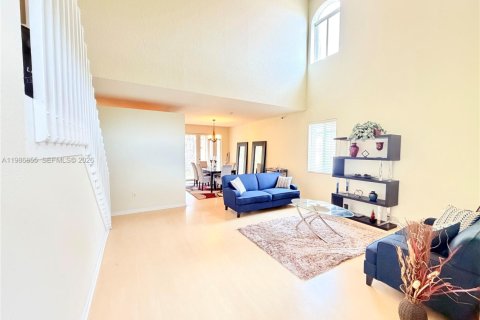 Купить виллу или дом в Хомстед, Флорида 4 спальни, 276.2м2, № 2044971 - фото 3