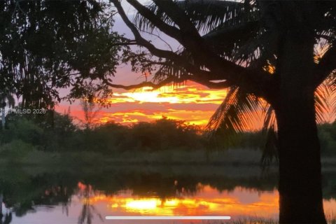 Купить виллу или дом в Хомстед, Флорида 4 спальни, 276.2м2, № 2044971 - фото 21