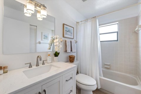 Condominio en venta en Venice, Florida, 2 dormitorios, 84.36 m2 № 2099641 - foto 25