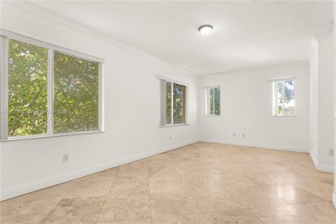 Adosado en venta en Miami, Florida, 3 dormitorios, 223.34 m2 № 1965817 - foto 17