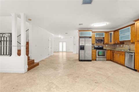 Adosado en venta en Miami, Florida, 3 dormitorios, 223.34 m2 № 1965817 - foto 9