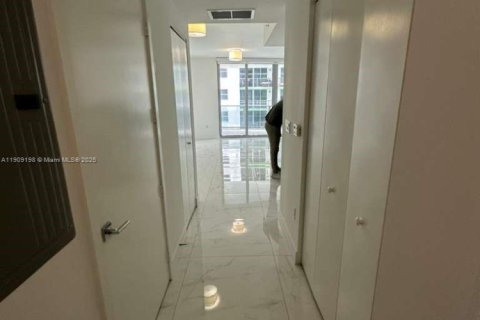 Condo à Miami, Floride, 1 chambre  № 1964765