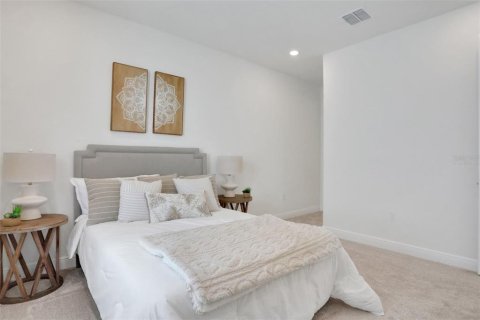House in Lakewood Ranch, Florida 4 bedrooms, 213.21 sq.m. № 2130967 - photo 16