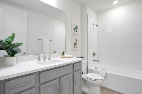 House in Lakewood Ranch, Florida 4 bedrooms, 213.21 sq.m. № 2130967 - photo 12