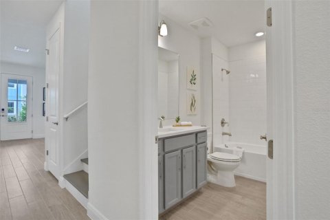 House in Lakewood Ranch, Florida 4 bedrooms, 213.21 sq.m. № 2130967 - photo 11