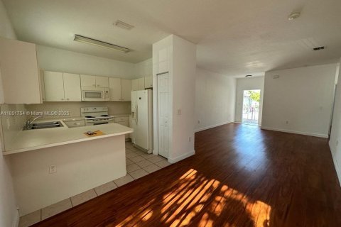 Condominio en alquiler en Homestead, Florida, 3 dormitorios, 110.93 m2 № 1978200 - foto 11