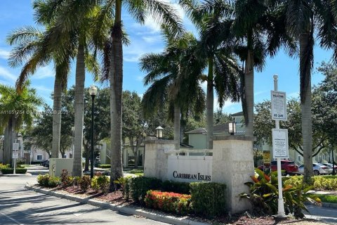 Condominio en alquiler en Homestead, Florida, 3 dormitorios, 110.93 m2 № 1978200 - foto 1
