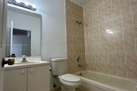 Condominio en alquiler en Homestead, Florida, 3 dormitorios, 110.93 m2 № 1978200 - foto 19