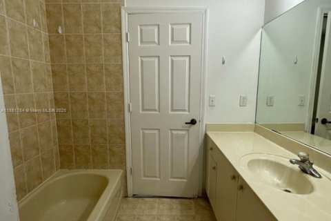 Condominio en alquiler en Homestead, Florida, 3 dormitorios, 110.93 m2 № 1978200 - foto 18