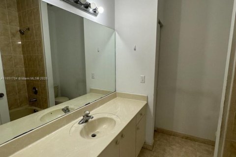 Condominio en alquiler en Homestead, Florida, 3 dormitorios, 110.93 m2 № 1978200 - foto 17