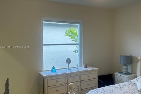 House in Miramar, Florida 5 bedrooms, 271 sq.m. № 2248323 - photo 24