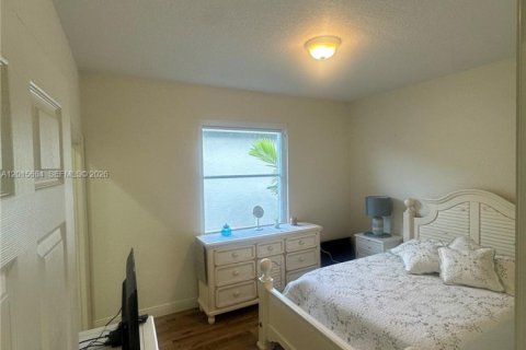 House in Miramar, Florida 5 bedrooms, 271 sq.m. № 2248323 - photo 23