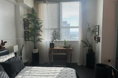 Condo in Miami, Florida, 1 bedroom  № 1806326 - photo 14