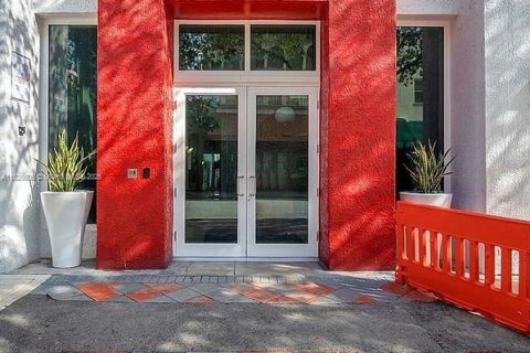 Condo in Miami, Florida, 1 bedroom  № 1806326 - photo 1