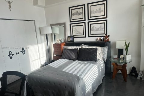 Condo in Miami, Florida, 1 bedroom  № 1806326 - photo 13