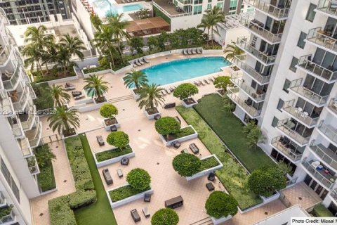 Condo in Miami, Florida, 1 bedroom  № 2241155 - photo 3