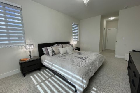 Adosado en venta en Doral, Florida, 4 dormitorios, 189.8 m2 № 2086586 - foto 28