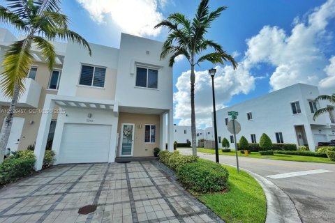 Adosado en venta en Doral, Florida, 4 dormitorios, 189.8 m2 № 2086586 - foto 3