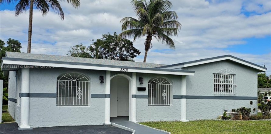 Casa en Lauderhill, Florida 4 dormitorios, 157.19 m2 № 2017121