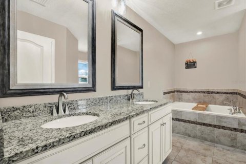 House in Riverview, Florida 5 bedrooms, 304.72 sq.m. № 2238656 - photo 26
