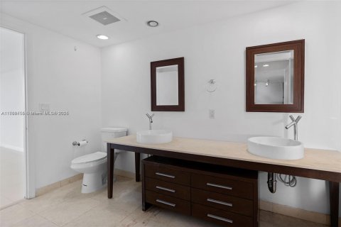 Condominio en venta en Miami, Florida, 1 dormitorio, 91.42 m2 № 1701696 - foto 4