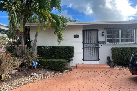 Villa ou maison à Miami, Floride 3 chambres, 144.74 m2 № 1999198