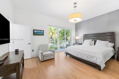Casa en venta en Sunny Isles Beach, Florida, 7 dormitorios, 343.37 m2 № 1999500 - foto 21
