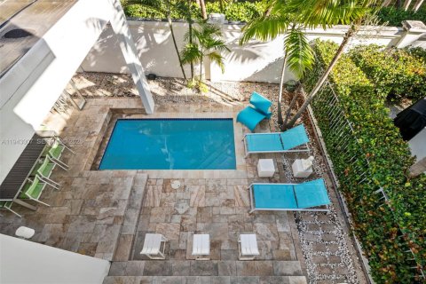 Casa en venta en Sunny Isles Beach, Florida, 7 dormitorios, 343.37 m2 № 1999500 - foto 25