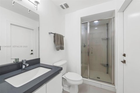 Casa en venta en Sunny Isles Beach, Florida, 7 dormitorios, 343.37 m2 № 1999500 - foto 8