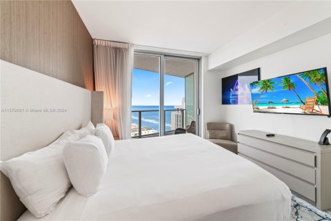 Copropriété à louer à Hollywood, Floride: 2 chambres, 104.89 m2 № 1933865 - photo 12