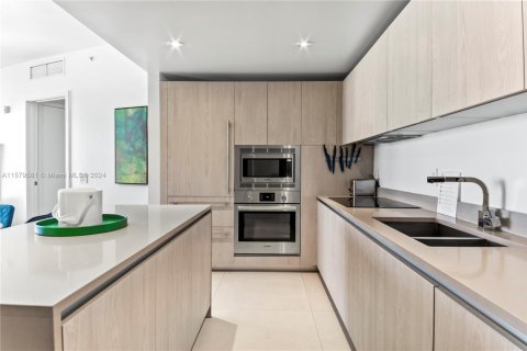 Copropriété à louer à Hollywood, Floride: 2 chambres, 104.89 m2 № 1933865 - photo 10