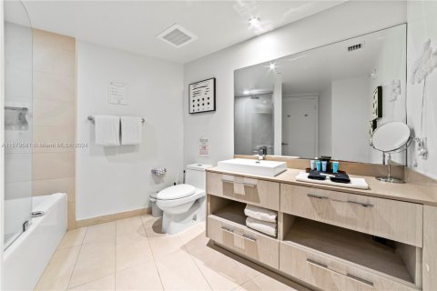 Copropriété à louer à Hollywood, Floride: 2 chambres, 104.89 m2 № 1933865 - photo 15