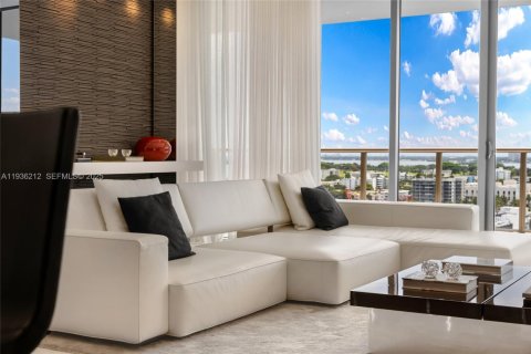 Copropriété à vendre à Bal Harbour, Floride: 2 chambres, 148.55 m2 № 1994254 - photo 6