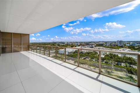 Copropriété à vendre à Bal Harbour, Floride: 2 chambres, 148.55 m2 № 1994254 - photo 13