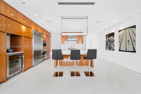 Copropriété à vendre à Bal Harbour, Floride: 2 chambres, 148.55 m2 № 1994254 - photo 18