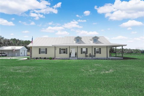 Villa ou maison à Polk City, Floride 4 chambres, 242.75 m2 № 2415378