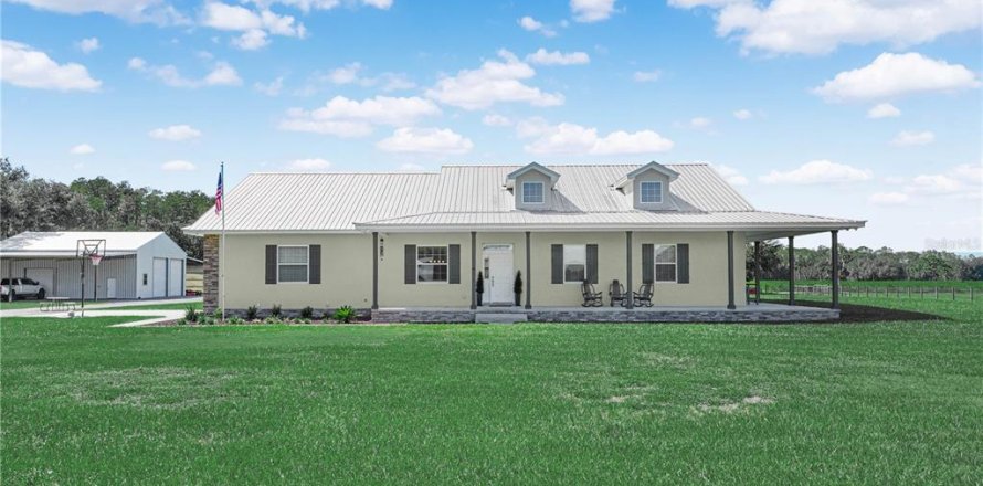 Villa ou maison à Polk City, Floride 4 chambres, 242.75 m2 № 2415378