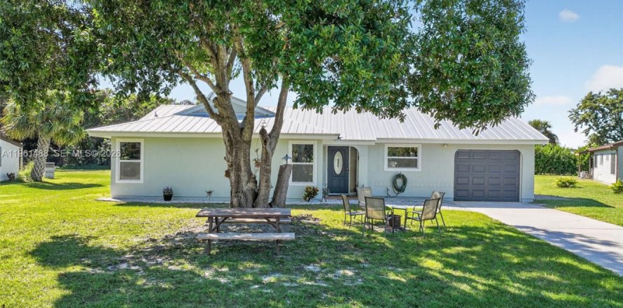 Дом в Порт-Сент-Луси, Флорида 3 спальни, 119.66м2 № 2023382