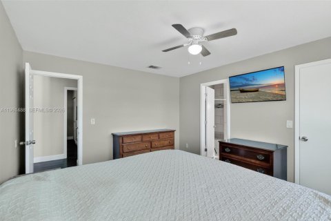 Купить виллу или дом в Порт-Сент-Луси, Флорида 3 спальни, 119.66м2, № 2023382 - фото 18