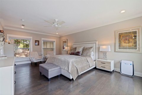 Townhouse in Saint Petersburg, Florida 2 bedrooms, 194.72 sq.m. № 1824055 - photo 25